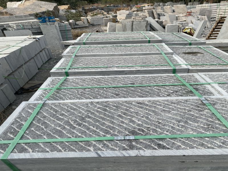 青石板攒道面是优质的仿古石材由古建青石板材厂家生产